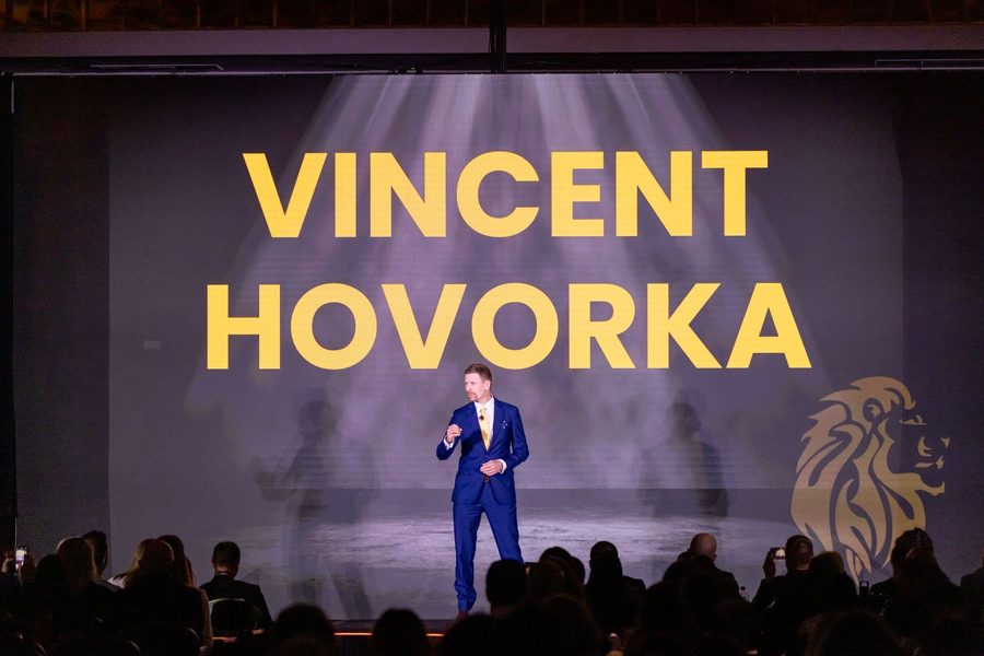 Vincent Hovorka na pódiu